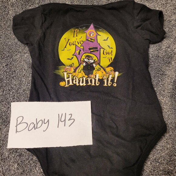 Buc-ee's Onesie - Picture 3 of 3